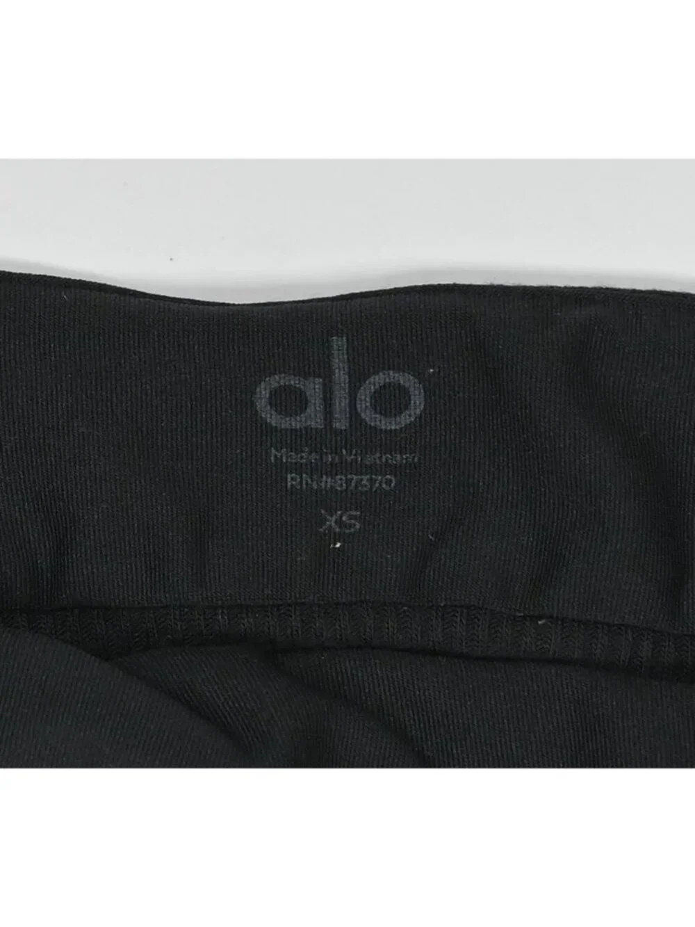 ALO Yoga Ribbed Manifest Bra in Black